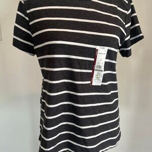 Time and Tru Women's Striped Relaxed Fit‎ Short Sleeve Crew Neck Tee Top, Small